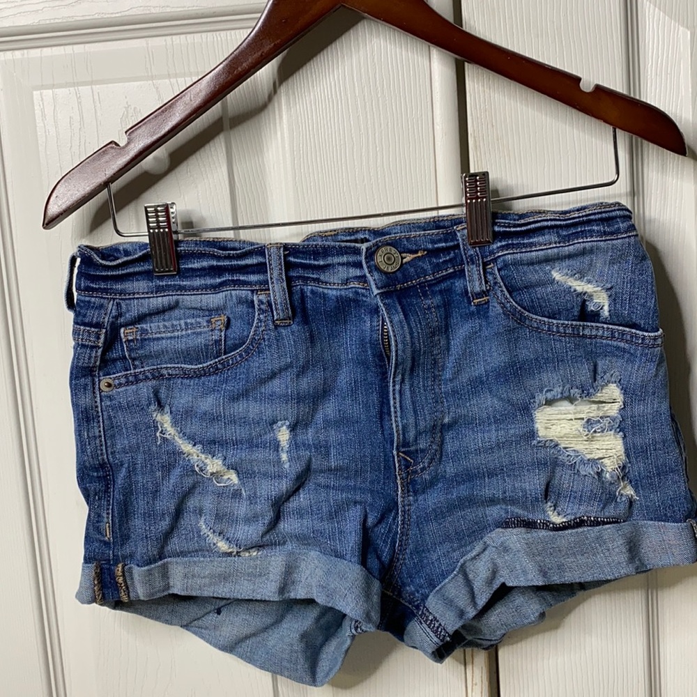 Express mid rise jean short size 6